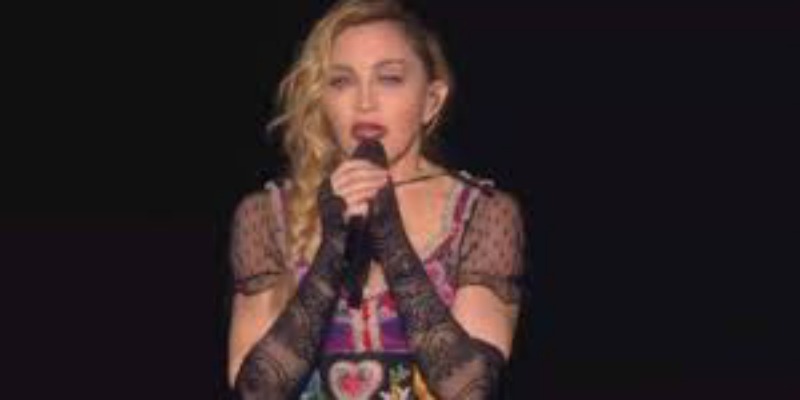 madonna-in-lacrime-02