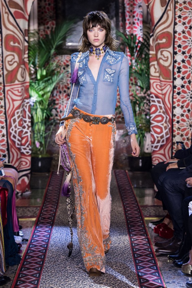 Peter Dundas abbandona la direzione artistica di Roberto Cavalli Il mondo della moda oggi è in fibrillazione, è stato annunciato l'addio e la separazione, solo dopo tre stagioni, tra Roberto Cavalli e il direttore creativo Peter Dundas