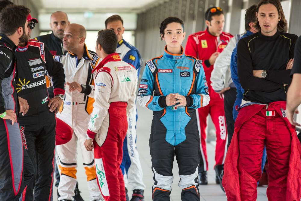 Veloce come il vento: il film con Stefano Accorsi oggi in tutte le sale italiane