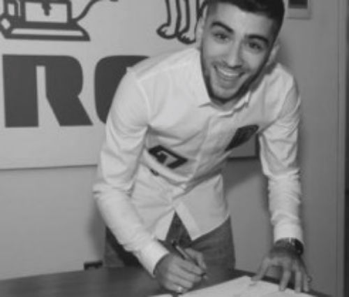 Zayn Malik firma il contratto con RCA