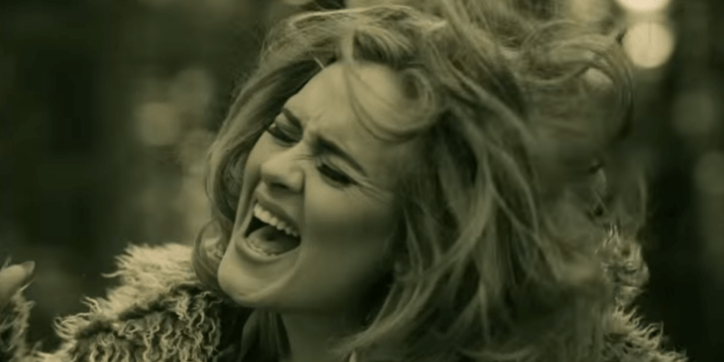 adele accusata di plagio hello