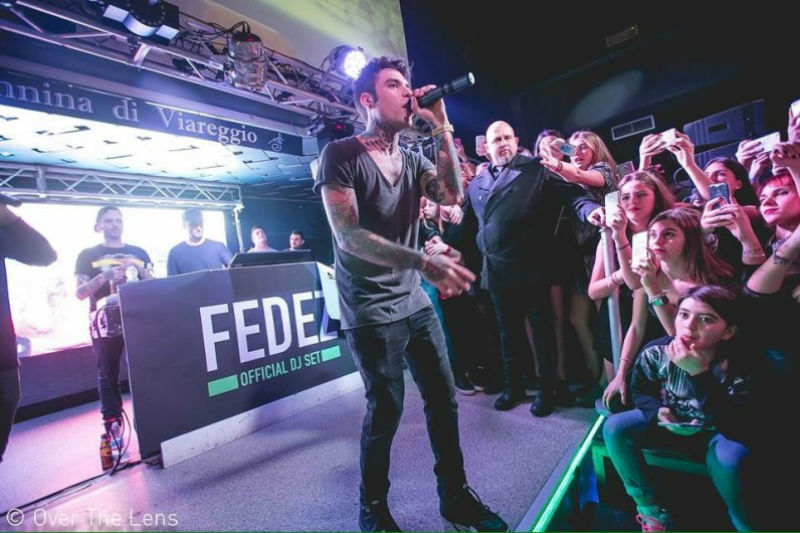 fedez canta in playback