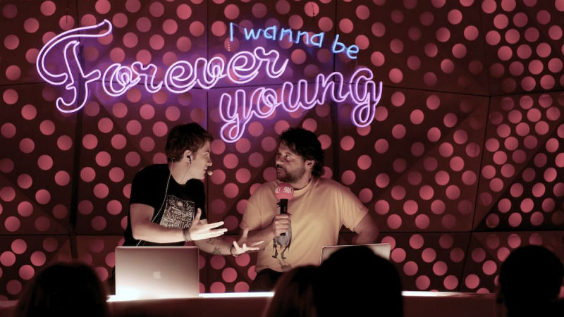 forever young trama e trailer