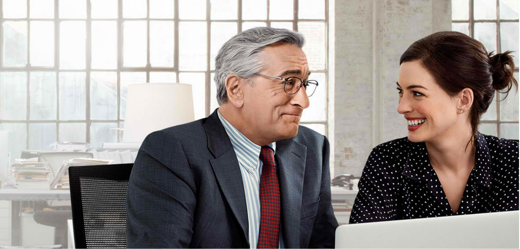 Lo stagista inaspettato. De Niro Hathaway