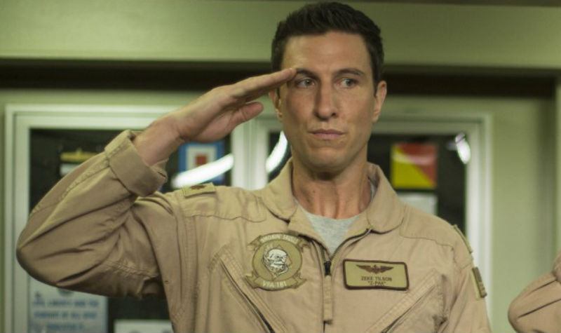 Pablo-Schreiber-interpreta-Zeke-Z-Pak-Tilson